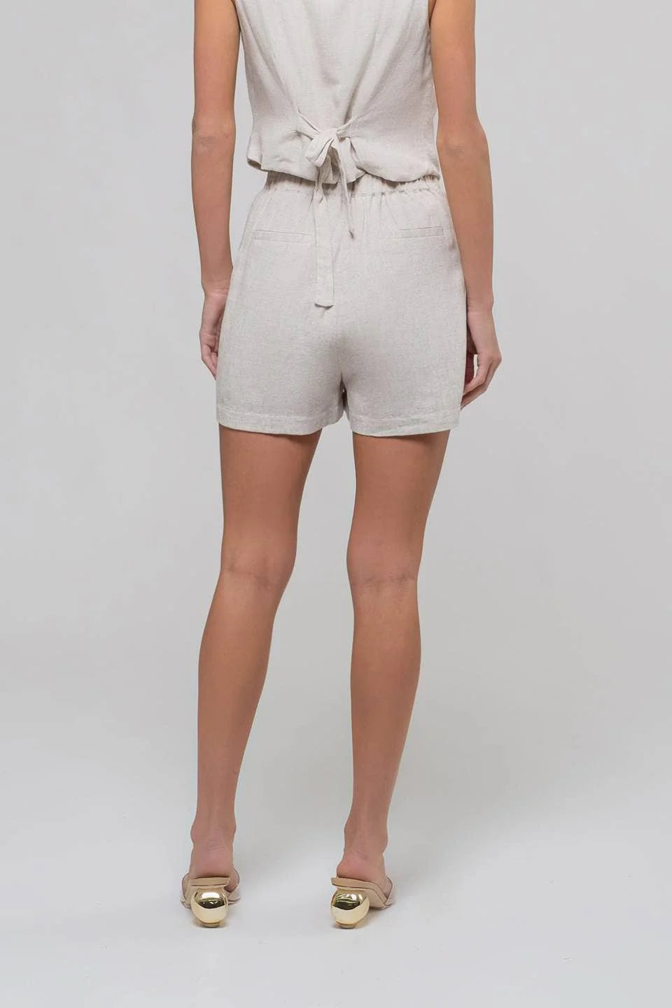 LINEN HIGH ELASTIC WAIST SHORTS - OATMEAL